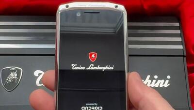 Tonino Lamborghini در سال 2000؛ ورود برند لوکس به دنیای تلفن همراه (فیلم)
