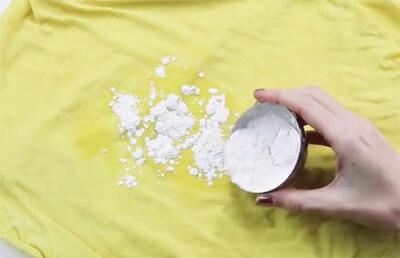 بهترین روش خانگی برای پاک کردن لکه روغن از روی لباس