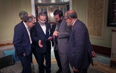 نشریه معاونت سیاسی سپاه درباره تعویق مذاکرات ایران و آمریکا: نباید انتظار داشت چنین مذاکراتی فراز و فرود و بررسی‌های دقیق نداشته باشد/ دستگاه سیاست خارجی اجازه ندهد رسانه‌های غیرهمسو از طریق انتشار فرضیات غیرواقعی با افکار عمومی ایران بازی کنند