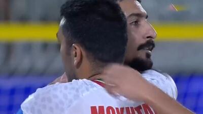 گل دوم تیم ملی فوتبال ساحلی ایران به پرتغال (قیچی برگردان امیری زاده)