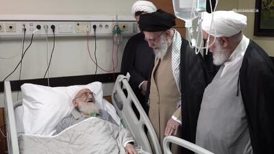 لحظاتی از عیادت رهبر انقلاب از حضرت آیت‌الله نوری همدانی