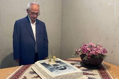 جشن تولد ۹۰ سالگی عبدخدایی در بند
