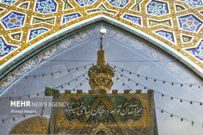 حضور پزشکیان در حرم مطهر امام رضا(ع)