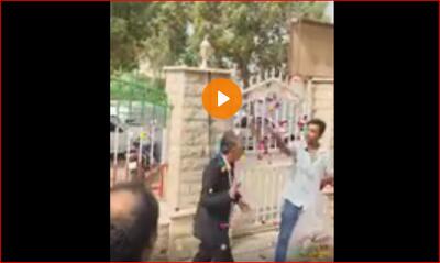 مدیر فرهنگ و ارشاد بوشهر گلباران شد