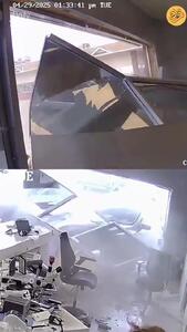 فاجعه در کسری از ثانیه! / ویدئوی برخورد ماشین با فروشگاه موبایل منتشر شد