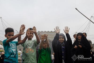 گزارش تصویری: گلاب افشانی در حرم امام رضا(ع) | خبرگزاری بین المللی شفقنا