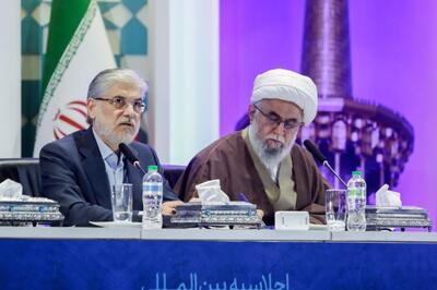 وزیر علوم: کرامت انسانی همچون عدالت، اصلی بنیادین است/ جایگاه کرامت در اندیشه اسلامی مشخص شود، بسیاری از مسائل فرعی حل می شود