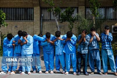 باید فرهنگ‌سازی شود که مردم اجناس گران‌ نداشته باشند!
