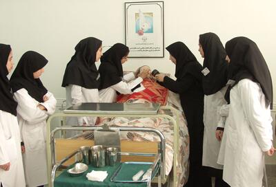 توقف جذب دانشجو به رشته مامایی رسید/ مجلس و کمیسیونِ صرفا ناظر