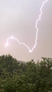 تصویری دیدنی از رعد و برق در تکاب