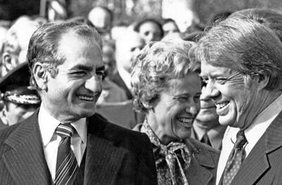 سفر در زمان؛ دیدار «ثریا و محمدرضا پهلوی با دکتر مصدق»؛ سال ۱۳۳۱(عکس)