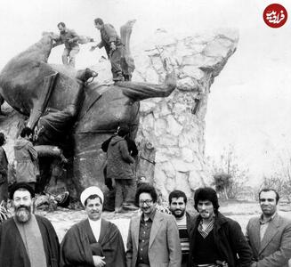 عکس/ قابی کمیاب از بنی‌صدر در کنار بهشتی و هاشمی رفسنجانی ۴۶ سال پیش در کردستان | اقتصاد24