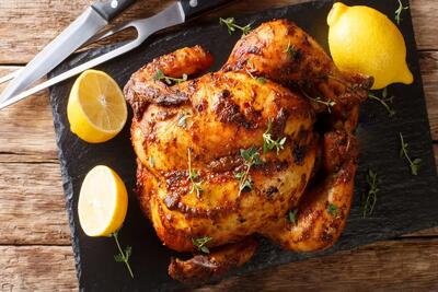 طرز تهیه مرغ شکم پر؛ غذای مجلسی و خوشمزه به سبک رستورانی