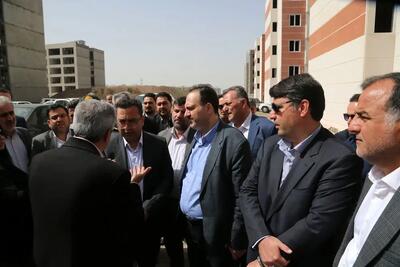 معاون وزیر راه و شهرسازی از نهضت ملی مسکن قزوین بازدید کرد