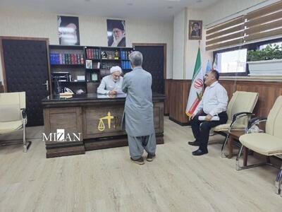 رئیس کل دادگستری استان کرمان به درخواست‌های حقوقی و قضایی ۴۰ نفر از مراجعان رسیدگی کرد