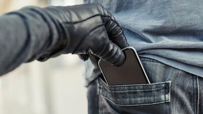 متهم اصلی باند سرقت گوشی: برای گوشی‌های سرقتی در یک دقیقه لیبل جدید طراحی می‌کردم / با این بارکد جدید، حتی اگر خریدار استعلام از سایت نیز می‌گرفت، سرقتی بودن گوشی مشخص نمی‌شد