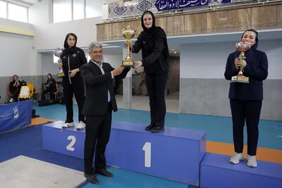 پایان لیگ برتر شمشیربازی زنان/ چادرملو قهرمان سابر شد - پارس فوتبال