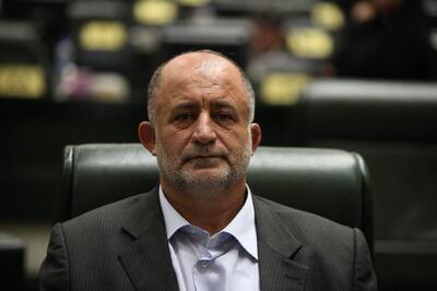 نادر قاضی پور: تراکتور تیم مستضعفان است و خداداد عزیزی هم بچه مستضعف؛ بچه هیئتی هستم و به جشن قهرمانی نمی‌روم - پارس فوتبال