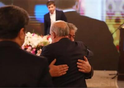مدیرعامل سابق پرسپولیس در گفت‎‌وگو با پیشکسوت استقلال؛ من دشمن تاج نیستم/ علی پروین چیزی برای این دوره ندارد/ قلعه نویی در انتصاب ها دخالت کند، عمری ندارد! - پارس فوتبال