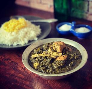 آموزش کامل و قدم به قدم تهیه خورش ریواس خوشمزه مجلسی