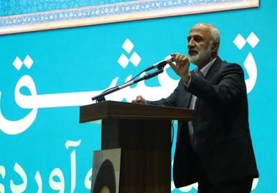 معلمی نقشی فراتر از شغل/ تأثیر معلمان بر هویت ملی - تسنیم