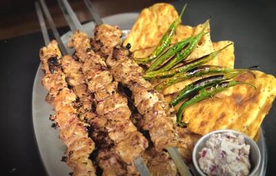 تهیه کباب چنجه لاری خوشمزه / دستور تهیه چنجه لاری مرحله به مرحله