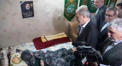 ببینید/ مادر مرحوم رئیسی خطاب به پزشکیان: سوار هلیکوپتر نشو/ رئیس‌جمهور: به امید خدا