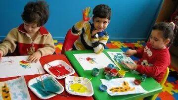 مربیان مهدکودک ما فوق‌لیسانس‌اند؛ برای ناهار بچه‌ها برنج ایرانی می‌پزیم؛فن بیان هم یاد می‌دهیم/ با این خدمات ماهی۲۰ میلیون تومان شهریه اصلا زیاد نیست!