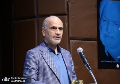 فرشاد مومنی: اگر با افزایش واردات، تولید را از بین ببرید، تحت سلطه ایم حتی اگر شعارهای رادیکال بدهید / متاسفم که به سیاستهای تورم زا و اشتغال زدا افتخار می کنید / حرکت به سمت توزیع عادلانه قدرت راه نجات امروز ماست