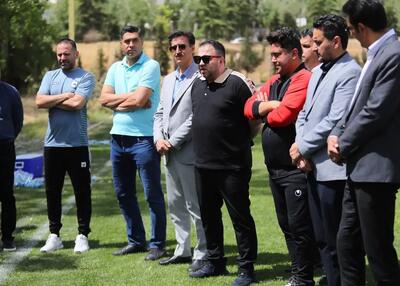 دیدار روحیه‌بخش مدیران رقیب استقلال با بازیکنان - پارس فوتبال