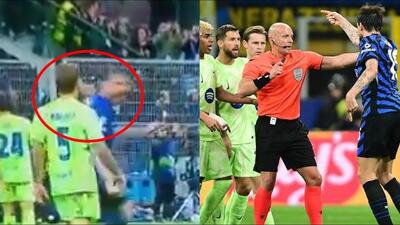 اینیگو مارتینز و پرتاب آب دهان به سمت فرانچسکو آچربی بعد از گل دوم اینتر به بارسلونا - پارس فوتبال