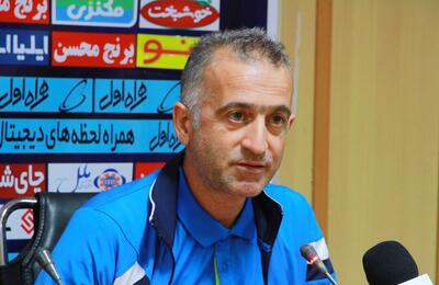 فیلم | اعتراض سرمربی صنعت نفت آبادان به داوری: ۲ پنالتی نادیده گرفته شد - پارس فوتبال