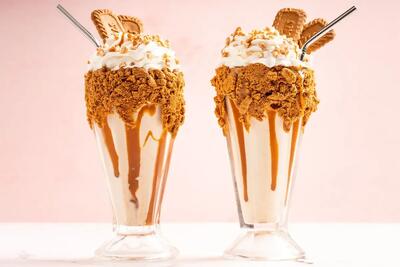 طرز تهیه میلک شیک کاراملی برای روز گرم تابستان