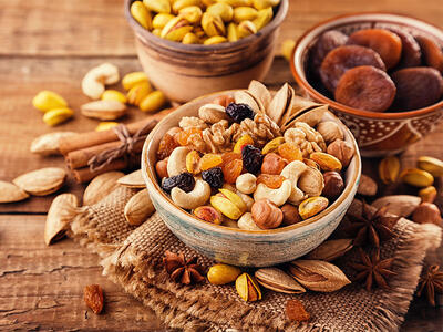 خوراکی‌های جادویی برای جوانی پوست: چگونه زیبایی را حفظ کنیم؟