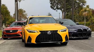 نبرد لکسوس IS500 با کادیلاک CT4-V بلک‌وینگ و بی‌ام‌و M3، آدرنالین خالص! | مجله پدال
