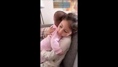 لحظاتی از مهربانی ناب در خانه شاهرخ استخری؛ روایت احساسی از عشق نبات به دختر دایی‌اش