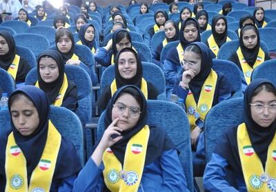 امروز میدان جنگ ؛ میدان، میدان علم است - تسنیم