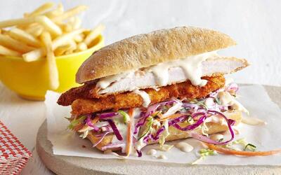 طرز تهیه ساندویچ شنیسل مرغ