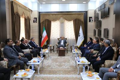 استاندار هرمزگان: همبستگی ملی کلید مهار حادثه بندر شهید رجایی بود 