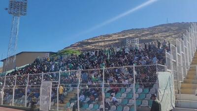 حضور هواداران خیبر در ورزشگاه سه ساعت پیش از تقابل با پرسپولیس