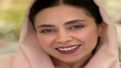 تصویر روز | چهره دیدنی و جذاب نیلوفر رجایی فر با ژست خاصش | گلی شی
