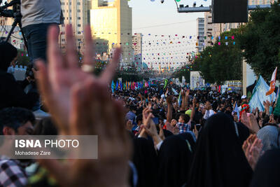 برگزاری باشکوه جشن‌های دهه کرامت در مشهد با مشارکت گسترده مردمی