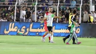 رفتار خشن سردار دورسون با کودک جیمی جامپر! - پارس فوتبال