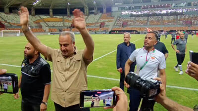 خبیری به تماشگران فولاد قول قهرمانی داد ! - پارس فوتبال