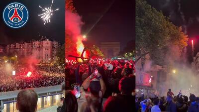 جشن و پایکوبی هواداران پاری سن ژرمن همراه با آتش‌بازی گسترده در خیابان‌های پاریس - پارس فوتبال