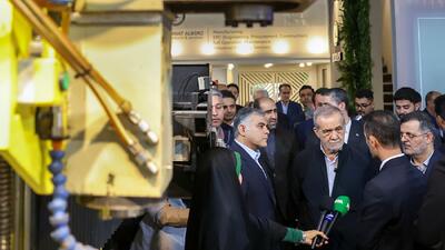 بازدید دکتر پزشکیان از بیست و نهمین نمایشگاه بین‌المللی نفت، گاز، پالایش و پتروشیمی تهران