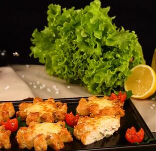 طرز تهیه سینه مرغ شکم‌پر با سبزیجات و پنیر؛ ترکیبی بی‌نظیر و متفاوت+فیلم - سبک ایده آل
