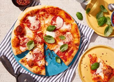 طرز تهیه خمیر پیتزا فوری به روش خانگی و آسان
