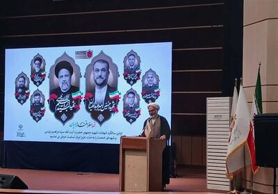 ‌شوراها باید در سطح ملی و قانون‌گذاری به رسمیت شناخته شوند - تسنیم