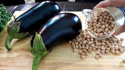 اگه بدونی با نخود و بادمجون چه غذای خوشمزه ای میتونی درست کنی!بدون گوشت ولی ۱۰۰۰ بار خوشمزه تر!